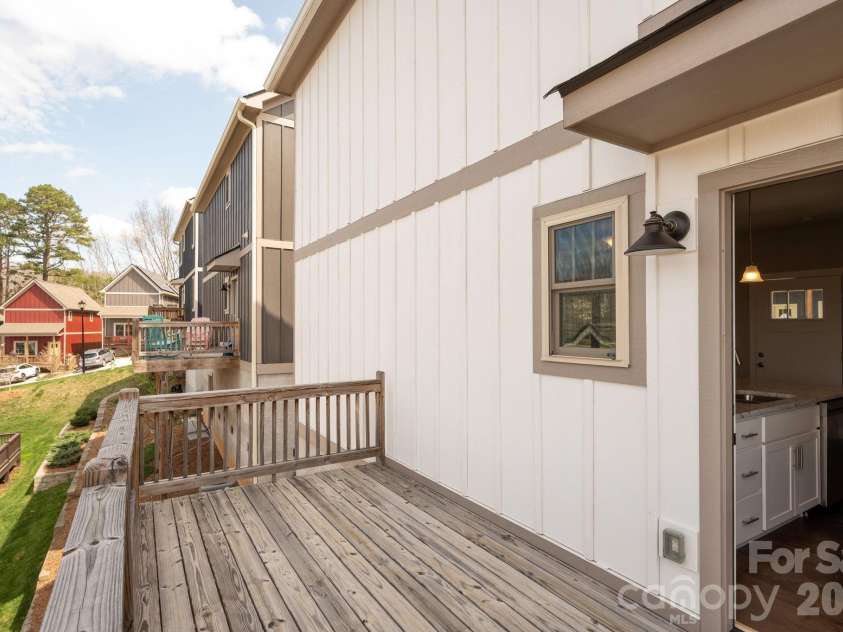 79 Wheeler Road, Weaverville, NC 28787.  MLS# CAR4366241, YatesRealty ID 31300. 
