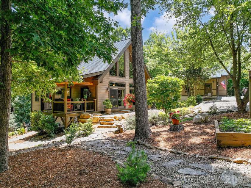 68 Woodgate Trail, Nebo, NC 28751.  MLS# CAR4389561, YatesRealty ID 31301. 