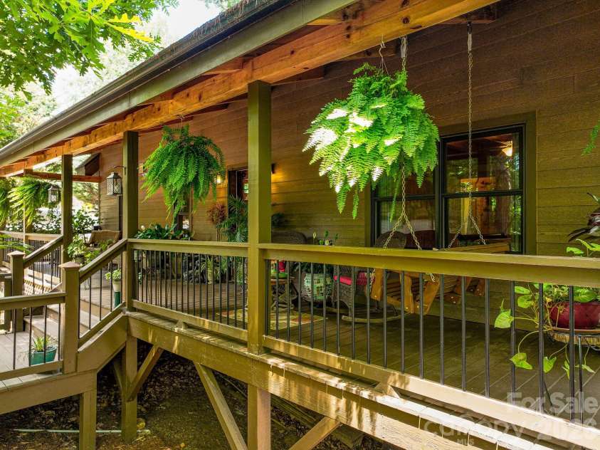 68 Woodgate Trail, Nebo, NC 28751.  MLS# CAR4389561, YatesRealty ID 31301. 