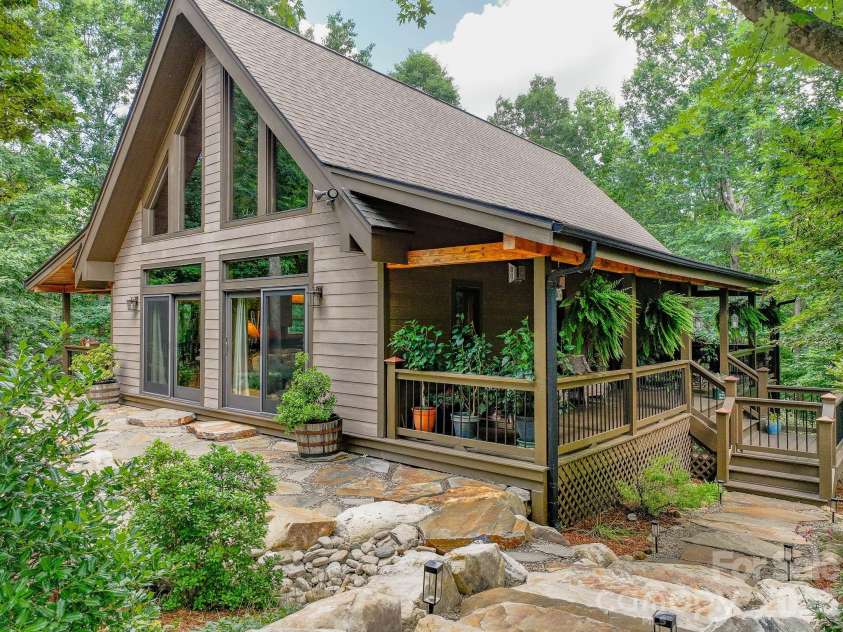 68 Woodgate Trail, Nebo, NC 28751.  MLS# CAR4389561, YatesRealty ID 31301. 