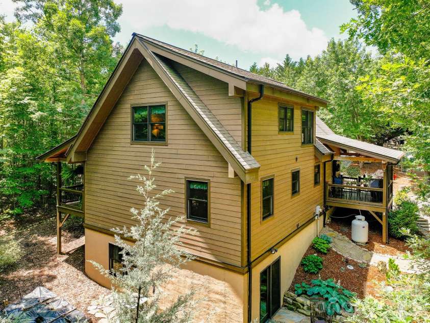 68 Woodgate Trail, Nebo, NC 28751.  MLS# CAR4389561, YatesRealty ID 31301. 
