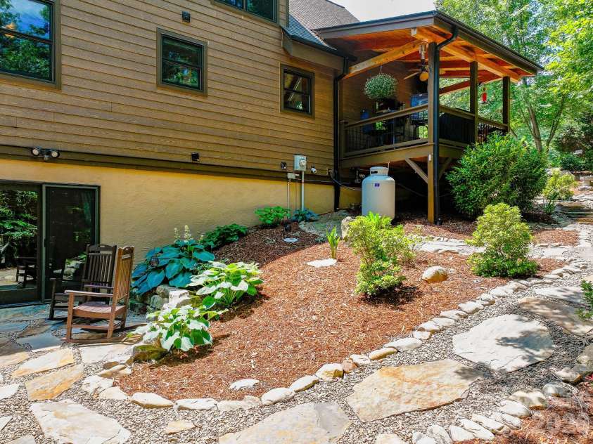 68 Woodgate Trail, Nebo, NC 28751.  MLS# CAR4389561, YatesRealty ID 31301. 