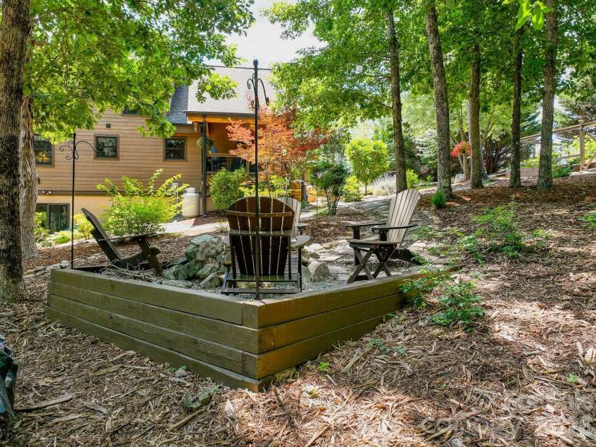 68 Woodgate Trail, Nebo, NC 28751.  MLS# CAR4389561, YatesRealty ID 31301. 