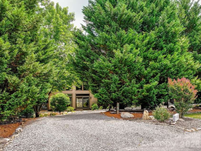 68 Woodgate Trail, Nebo, NC 28751.  MLS# CAR4389561, YatesRealty ID 31301. 
