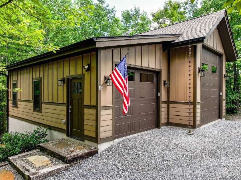68 Woodgate Trail, Nebo, NC 28751.  MLS# CAR4389561, YatesRealty ID 31301. 