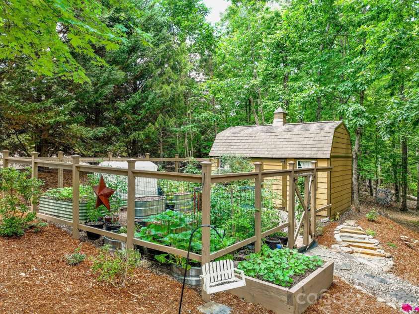 68 Woodgate Trail, Nebo, NC 28751.  MLS# CAR4389561, YatesRealty ID 31301. 