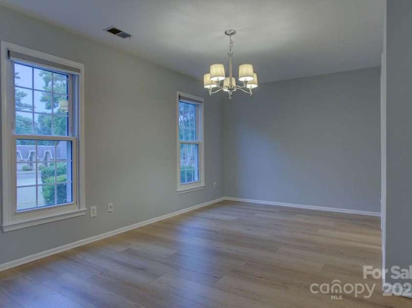 8434 Knights Bridge Road, Charlotte, NC 28210.  MLS# CAR4286331, YatesRealty ID 31301. 
