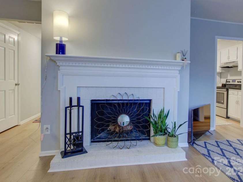 8434 Knights Bridge Road, Charlotte, NC 28210.  MLS# CAR4286331, YatesRealty ID 31301. 