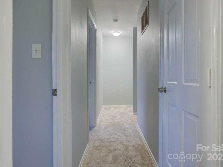 8434 Knights Bridge Road, Charlotte, NC 28210.  MLS# CAR4286331, YatesRealty ID 31301. 