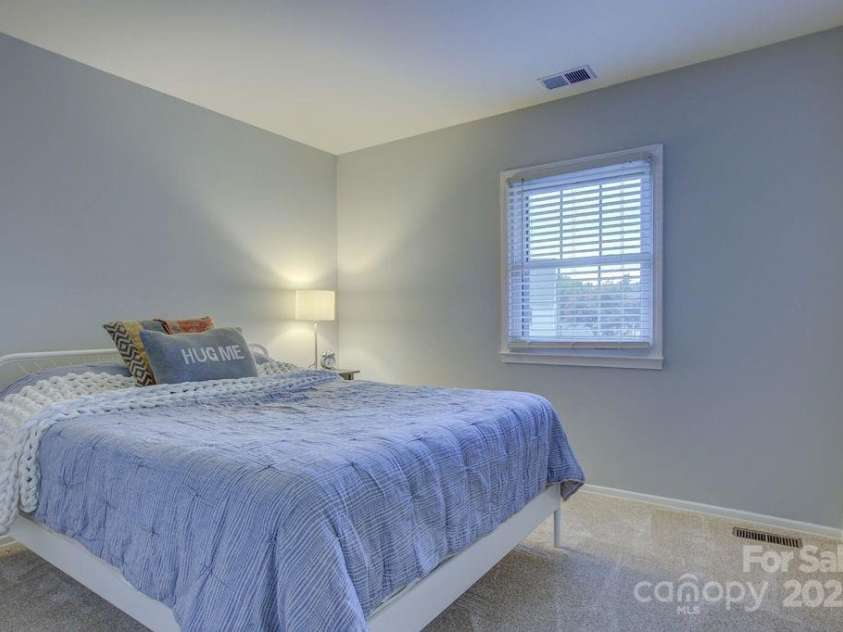 8434 Knights Bridge Road, Charlotte, NC 28210.  MLS# CAR4286331, YatesRealty ID 31301. 