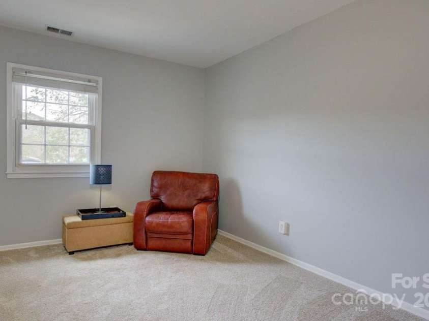 8434 Knights Bridge Road, Charlotte, NC 28210.  MLS# CAR4286331, YatesRealty ID 31301. 