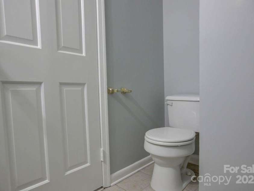 8434 Knights Bridge Road, Charlotte, NC 28210.  MLS# CAR4286331, YatesRealty ID 31301. 
