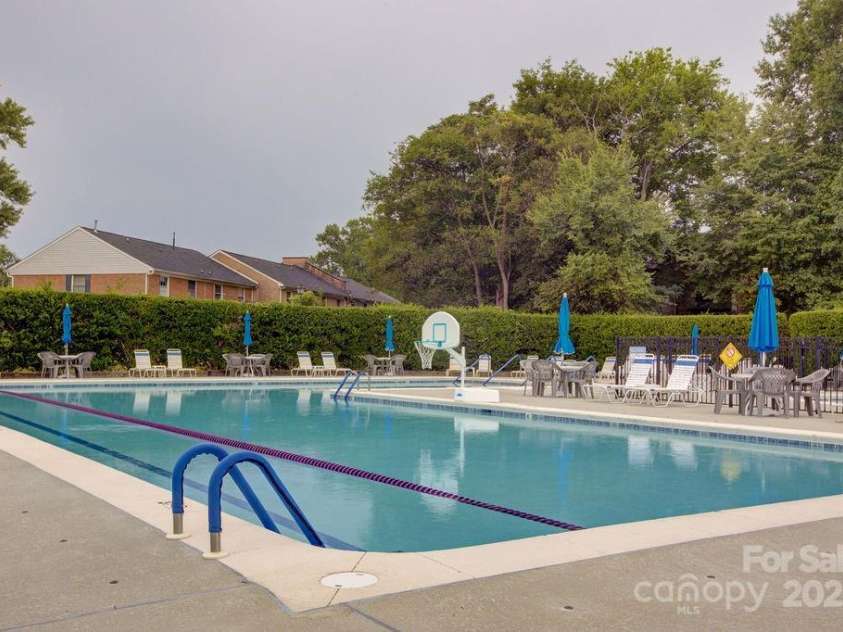 8434 Knights Bridge Road, Charlotte, NC 28210.  MLS# CAR4286331, YatesRealty ID 31301. Community pool