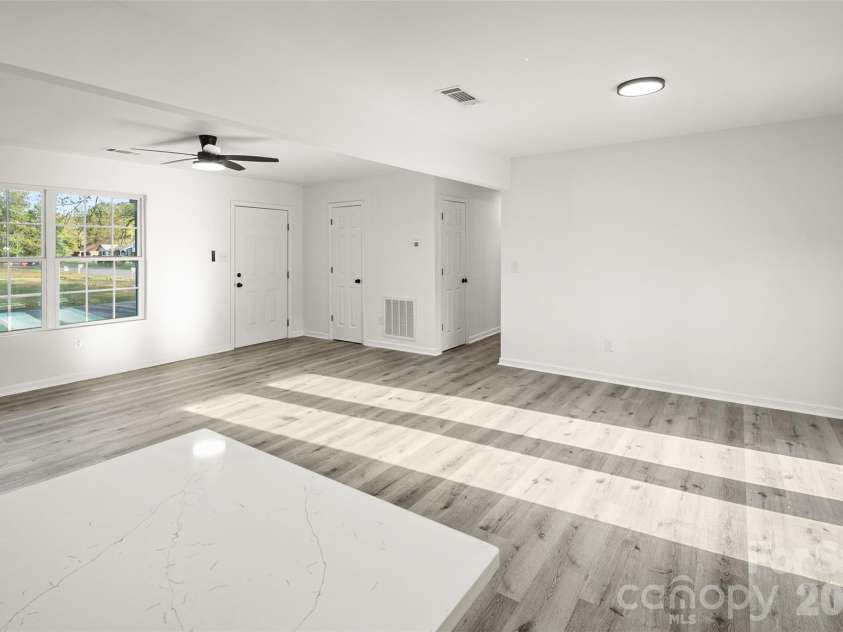 10107 Clairemore Place, Charlotte, NC 28216.  MLS# CAR4382202, YatesRealty ID 31302. 