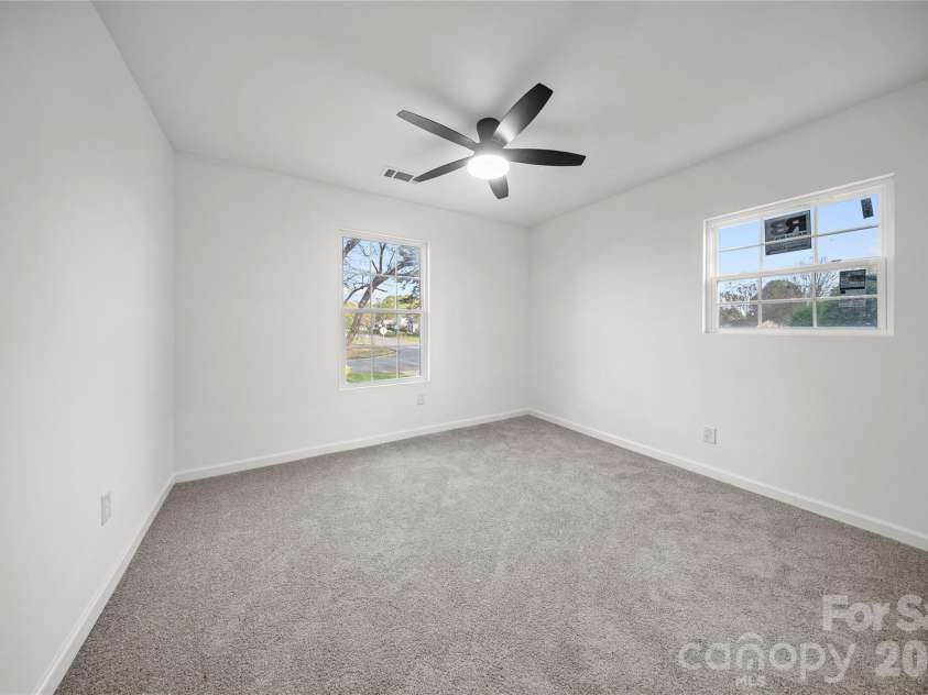 10107 Clairemore Place, Charlotte, NC 28216.  MLS# CAR4382202, YatesRealty ID 31302. 