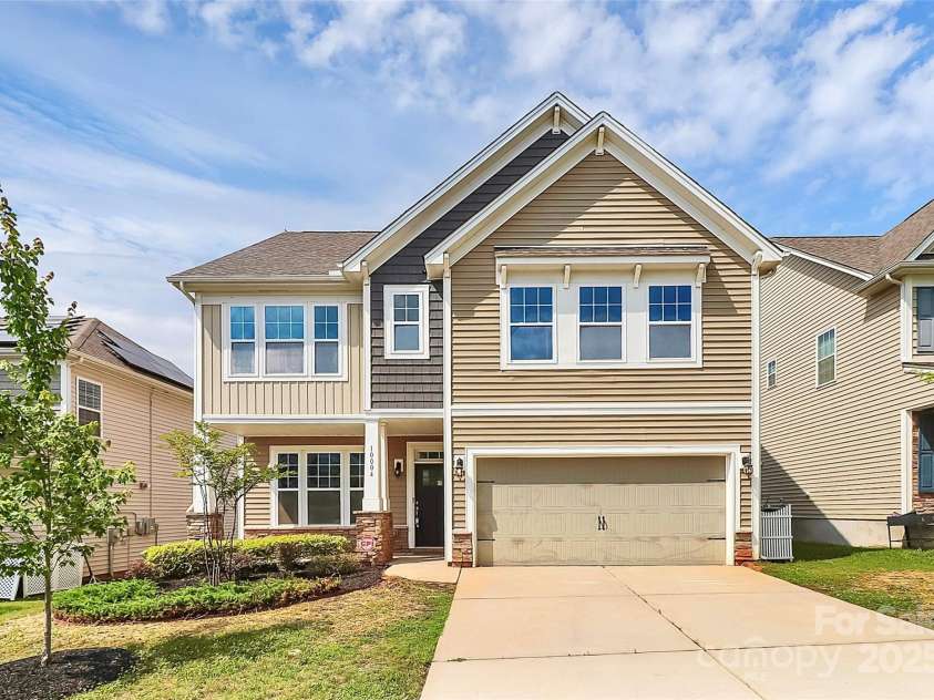 10004 Perth Moor Road, Charlotte, NC 28278.  MLS# CAR4267928, YatesRealty ID 31303. 