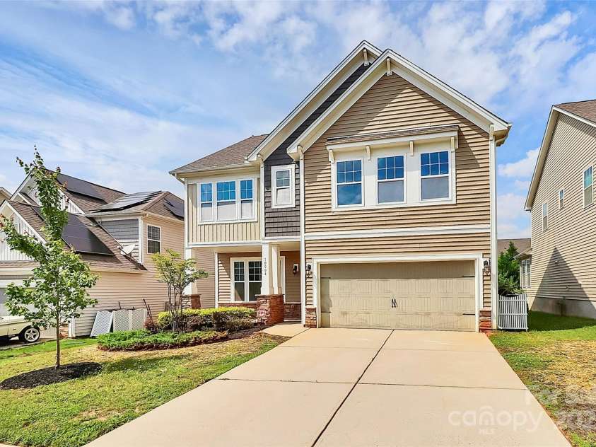 10004 Perth Moor Road, Charlotte, NC 28278.  MLS# CAR4267928, YatesRealty ID 31303. 