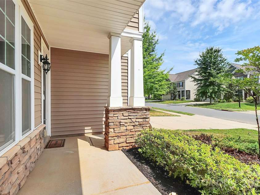 10004 Perth Moor Road, Charlotte, NC 28278.  MLS# CAR4267928, YatesRealty ID 31303. 