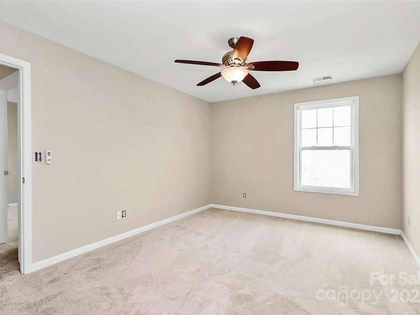 10004 Perth Moor Road, Charlotte, NC 28278.  MLS# CAR4267928, YatesRealty ID 31303. 