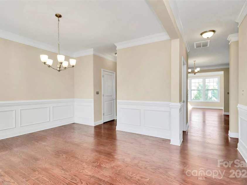 10004 Perth Moor Road, Charlotte, NC 28278.  MLS# CAR4267928, YatesRealty ID 31303. 