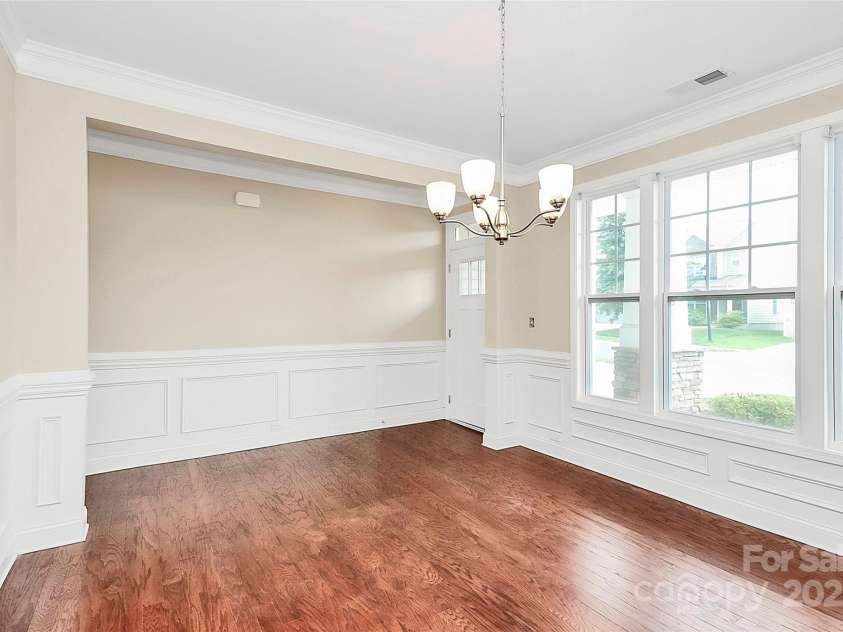 10004 Perth Moor Road, Charlotte, NC 28278.  MLS# CAR4267928, YatesRealty ID 31303. 