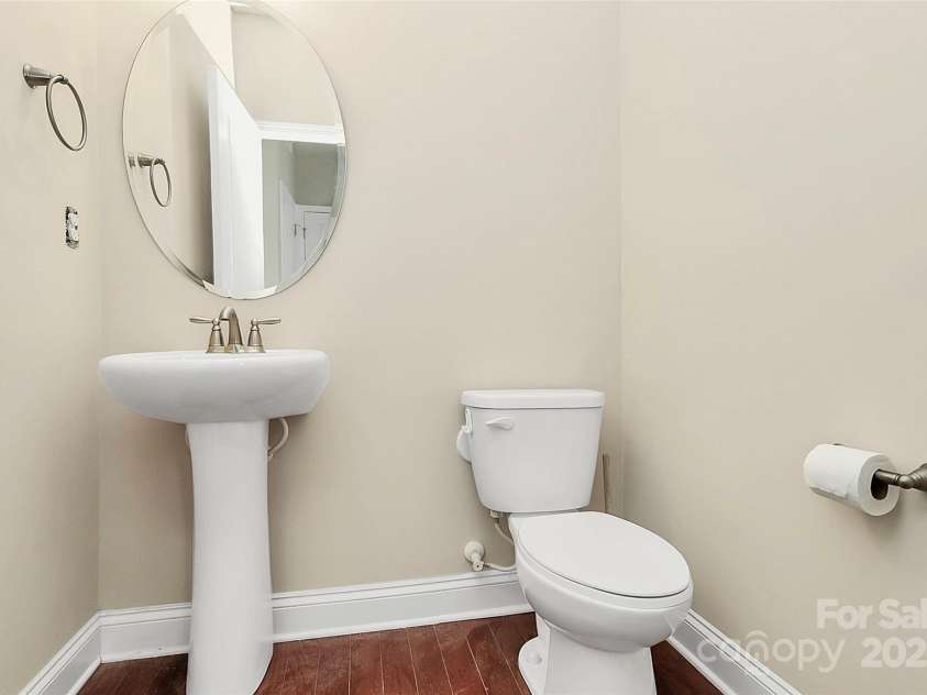 10004 Perth Moor Road, Charlotte, NC 28278.  MLS# CAR4267928, YatesRealty ID 31303. 
