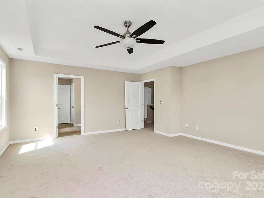10004 Perth Moor Road, Charlotte, NC 28278.  MLS# CAR4267928, YatesRealty ID 31303. 