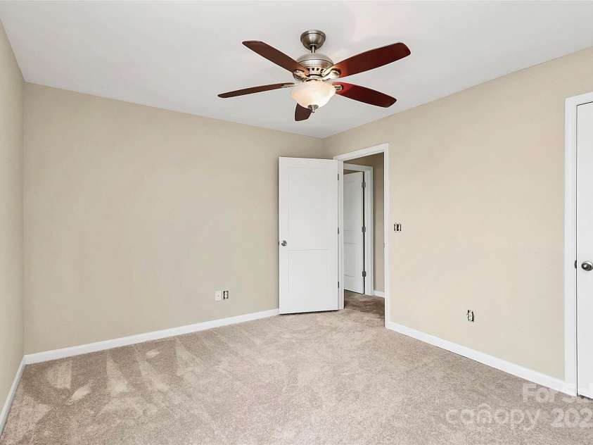 10004 Perth Moor Road, Charlotte, NC 28278.  MLS# CAR4267928, YatesRealty ID 31303. 