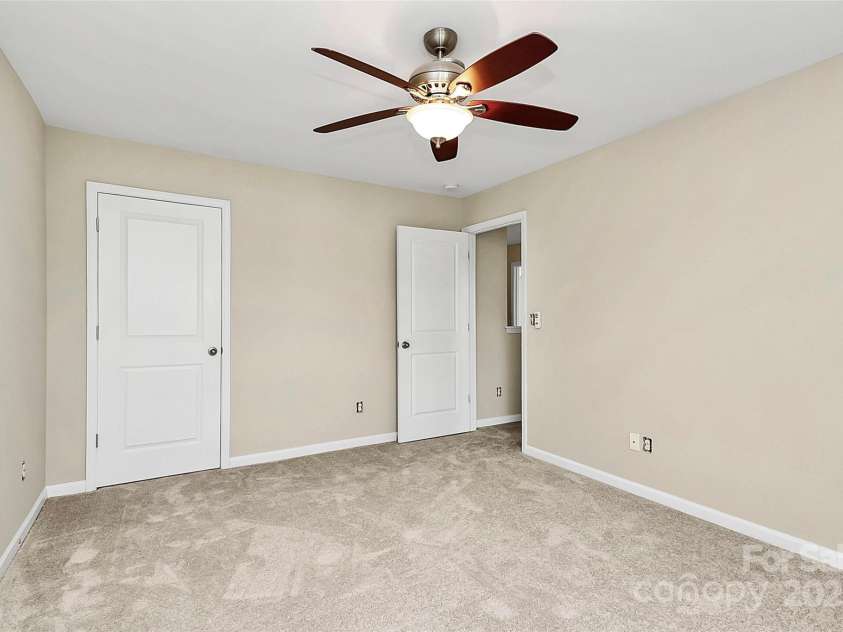 10004 Perth Moor Road, Charlotte, NC 28278.  MLS# CAR4267928, YatesRealty ID 31303. 