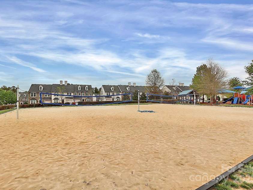 10004 Perth Moor Road, Charlotte, NC 28278.  MLS# CAR4267928, YatesRealty ID 31303. 