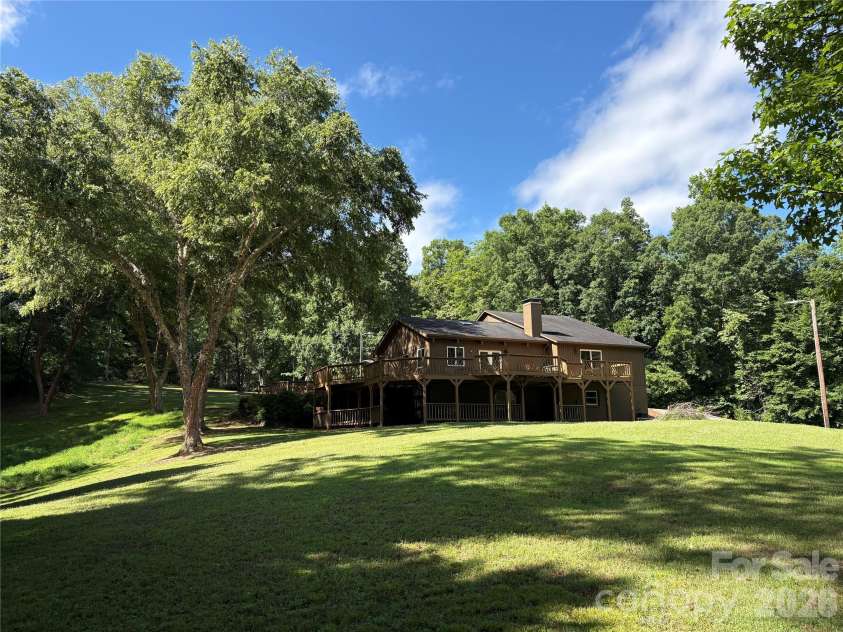 214 Fallingwood Circle, Gastonia, NC 28056.  MLS# CAR4389456, YatesRealty ID 31304. 