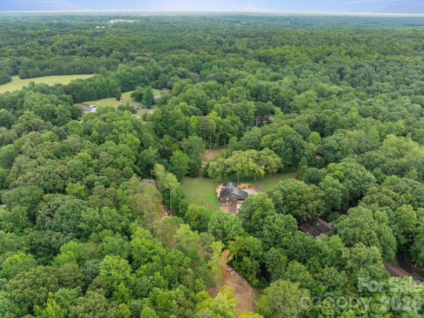 214 Fallingwood Circle, Gastonia, NC 28056.  MLS# CAR4389456, YatesRealty ID 31304. 