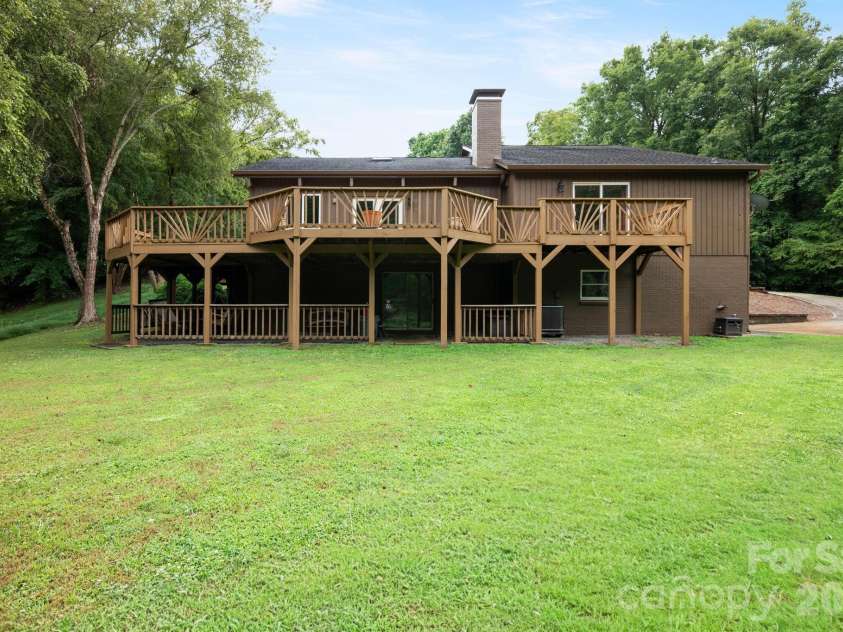 214 Fallingwood Circle, Gastonia, NC 28056.  MLS# CAR4389456, YatesRealty ID 31304. 