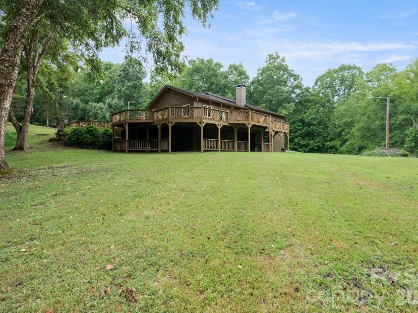 214 Fallingwood Circle, Gastonia, NC 28056.  MLS# CAR4389456, YatesRealty ID 31304. 