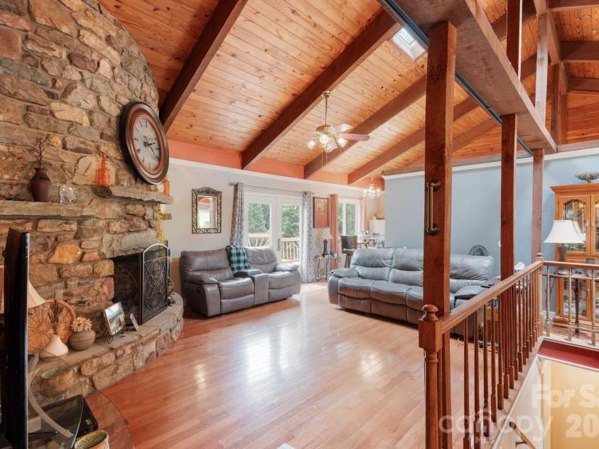 214 Fallingwood Circle, Gastonia, NC 28056.  MLS# CAR4389456, YatesRealty ID 31304. 