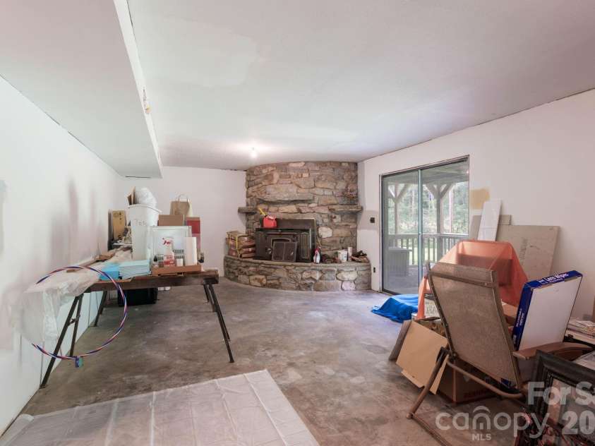 214 Fallingwood Circle, Gastonia, NC 28056.  MLS# CAR4389456, YatesRealty ID 31304. 