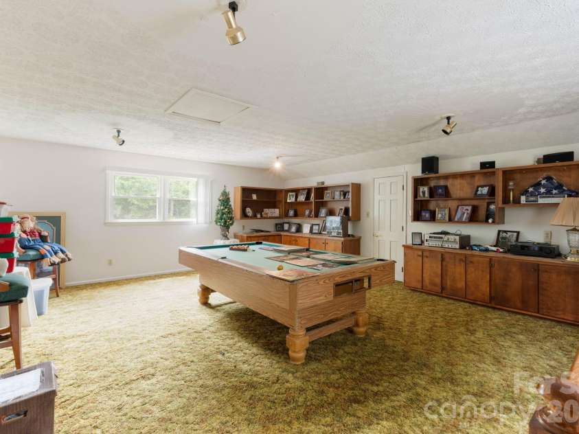 214 Fallingwood Circle, Gastonia, NC 28056.  MLS# CAR4389456, YatesRealty ID 31304. 