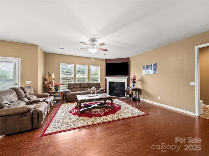 3954 Kestrel Lane, Fort Mill, SC 29707.  MLS# CAR4288799, YatesRealty ID 31304. 