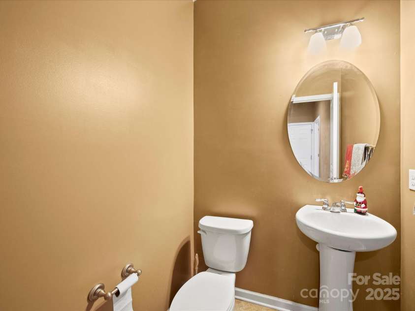 3954 Kestrel Lane, Fort Mill, SC 29707.  MLS# CAR4288799, YatesRealty ID 31304. 