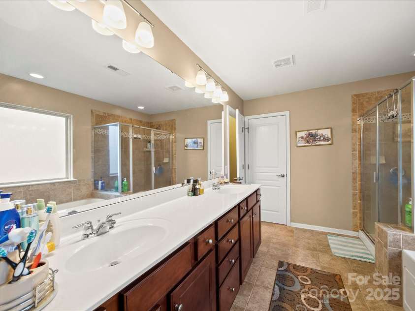 3954 Kestrel Lane, Fort Mill, SC 29707.  MLS# CAR4288799, YatesRealty ID 31304. 
