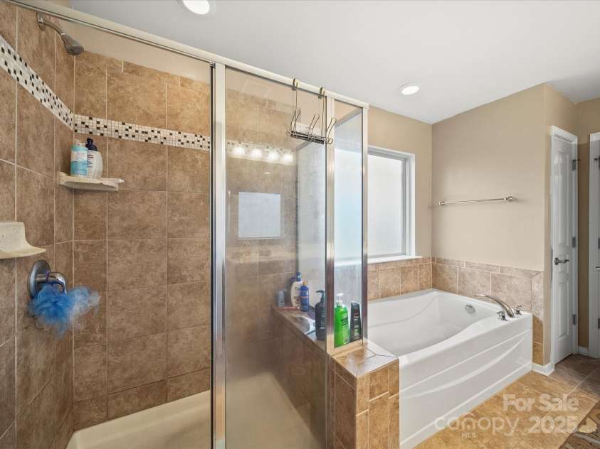 3954 Kestrel Lane, Fort Mill, SC 29707.  MLS# CAR4288799, YatesRealty ID 31304. 