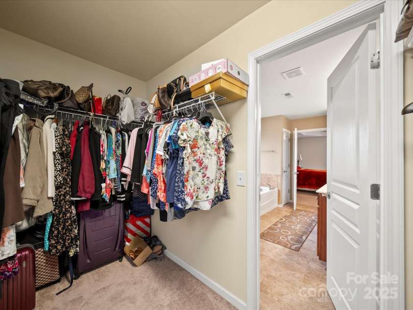 3954 Kestrel Lane, Fort Mill, SC 29707.  MLS# CAR4288799, YatesRealty ID 31304. 