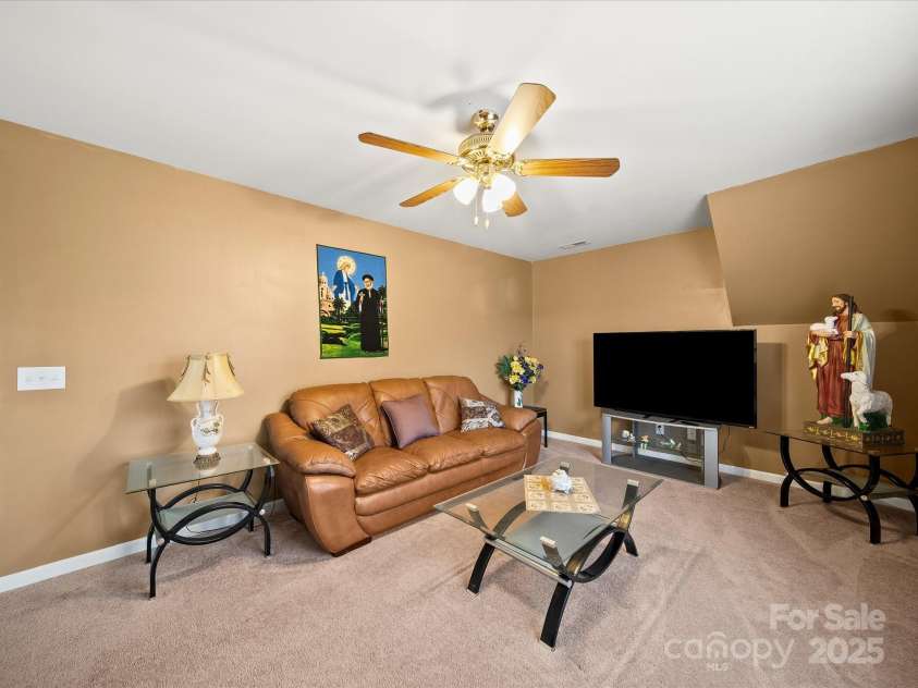 3954 Kestrel Lane, Fort Mill, SC 29707.  MLS# CAR4288799, YatesRealty ID 31304. 