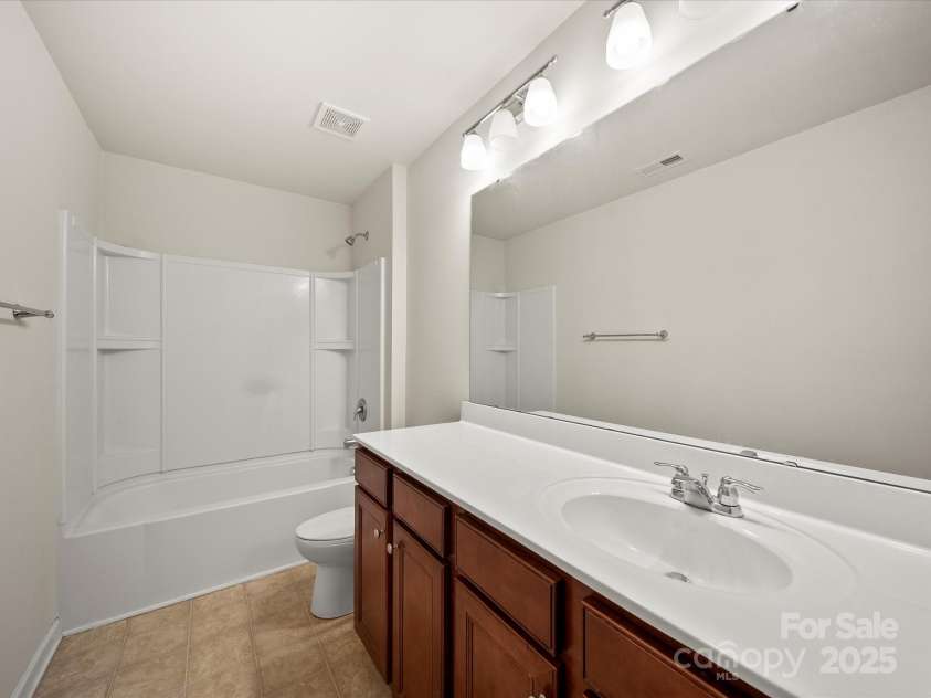 3954 Kestrel Lane, Fort Mill, SC 29707.  MLS# CAR4288799, YatesRealty ID 31304. 