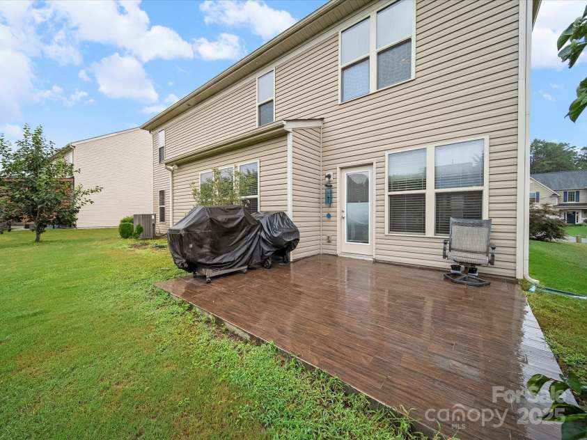 3954 Kestrel Lane, Fort Mill, SC 29707.  MLS# CAR4288799, YatesRealty ID 31304. 