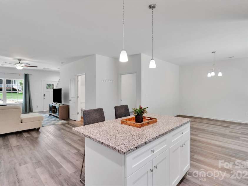 846 Northwood Drive, Charlotte, NC 28216.  MLS# CAR4278440, YatesRealty ID 31305. 