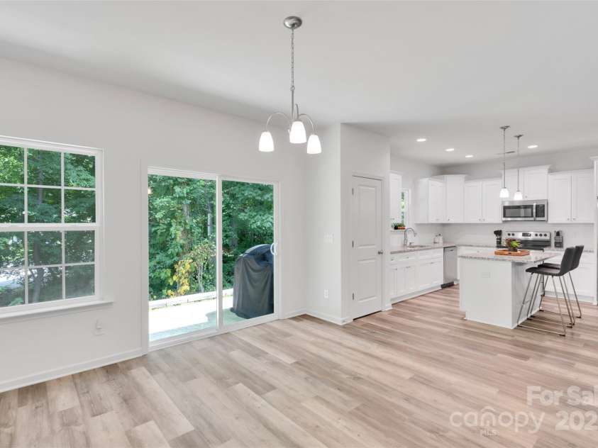 846 Northwood Drive, Charlotte, NC 28216.  MLS# CAR4278440, YatesRealty ID 31305. 