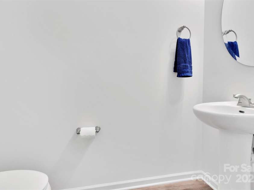 846 Northwood Drive, Charlotte, NC 28216.  MLS# CAR4278440, YatesRealty ID 31305. 