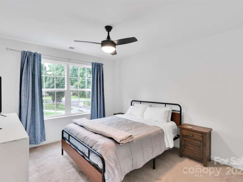 846 Northwood Drive, Charlotte, NC 28216.  MLS# CAR4278440, YatesRealty ID 31305. 