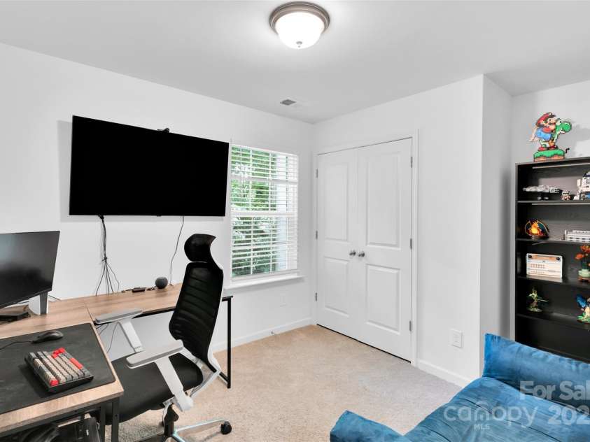 846 Northwood Drive, Charlotte, NC 28216.  MLS# CAR4278440, YatesRealty ID 31305. 